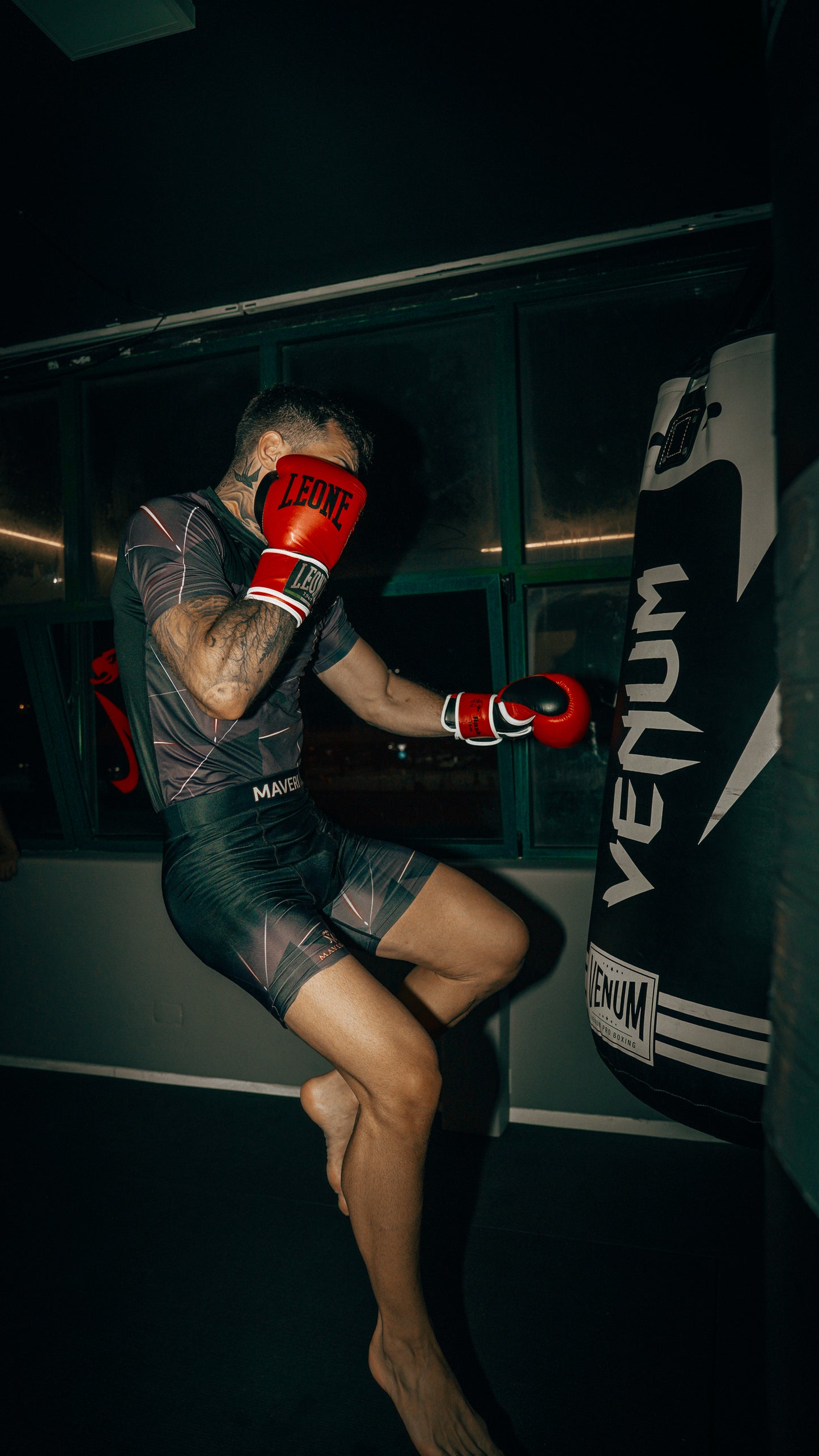 MAVERICK X THERA FIGHT RASHGUARD