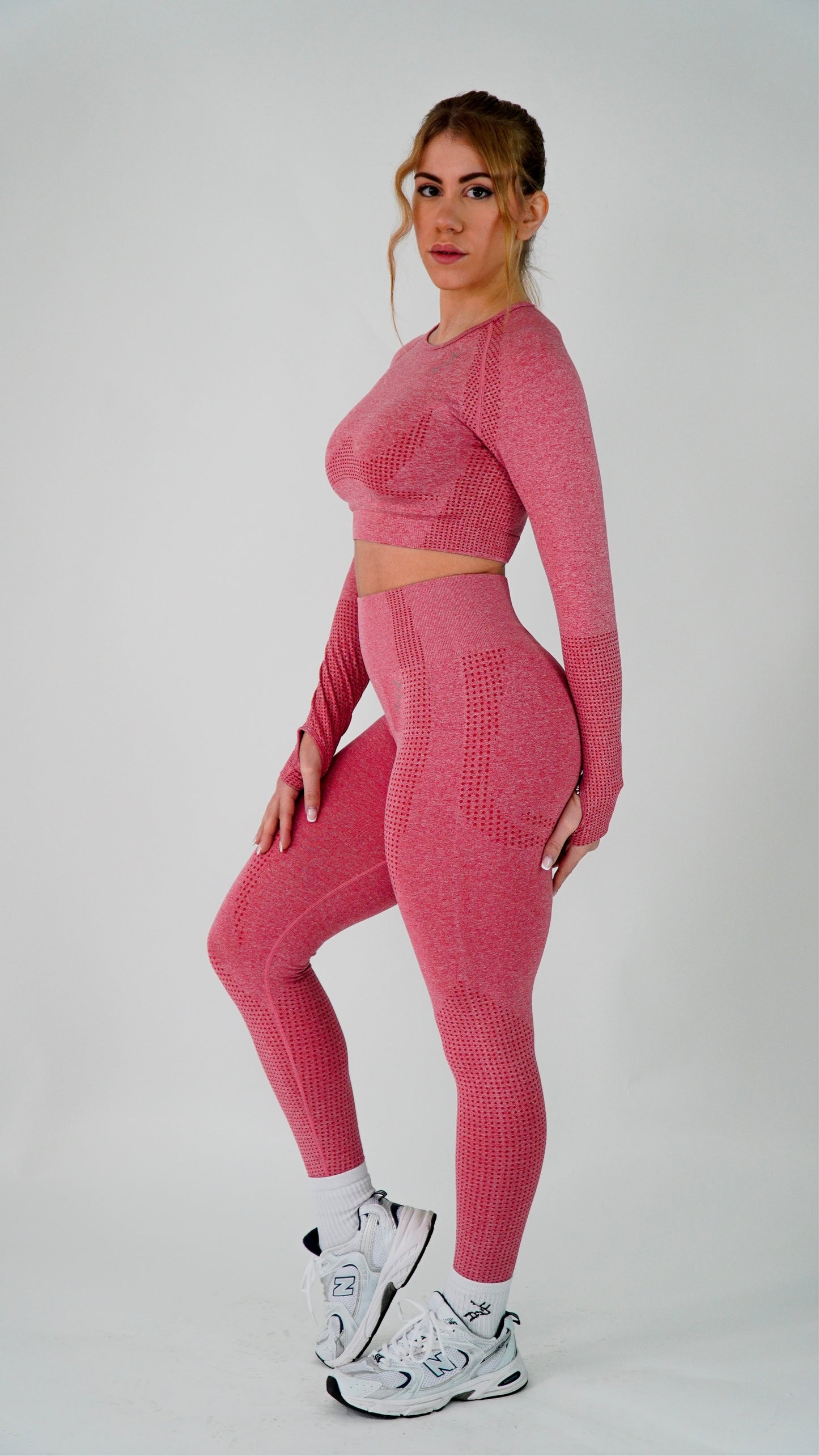 EMPOWER SEAMLESS CROP TOP LONG SLEEVE