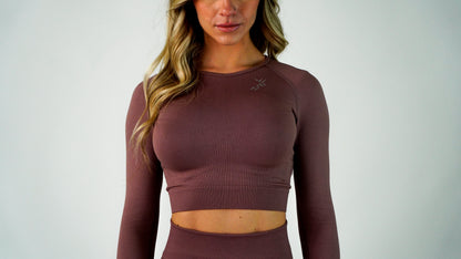 THERA SCRUNCH SEAMLESS CROP TOP LONG SLEEVE