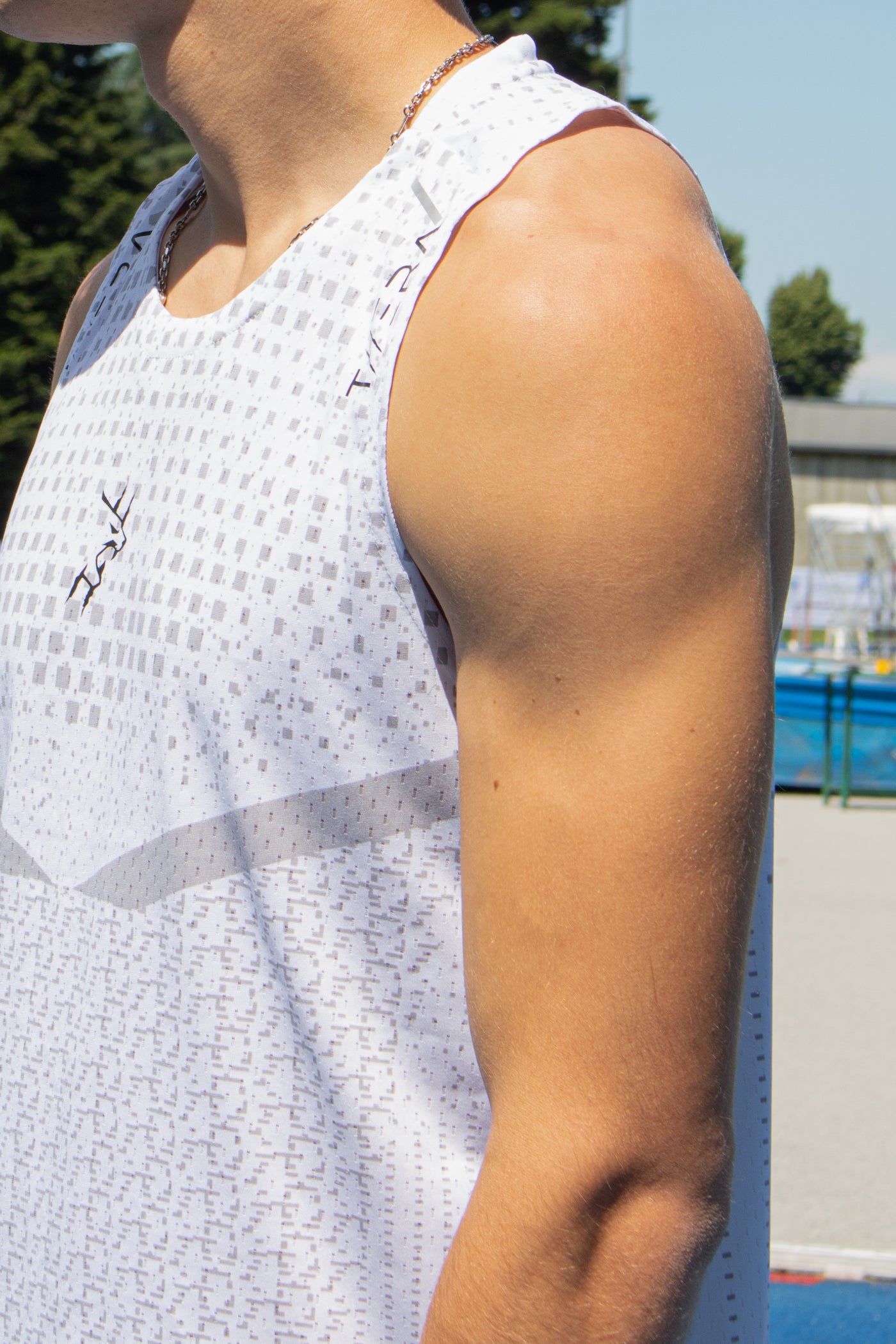 PREDATOR SINGLET