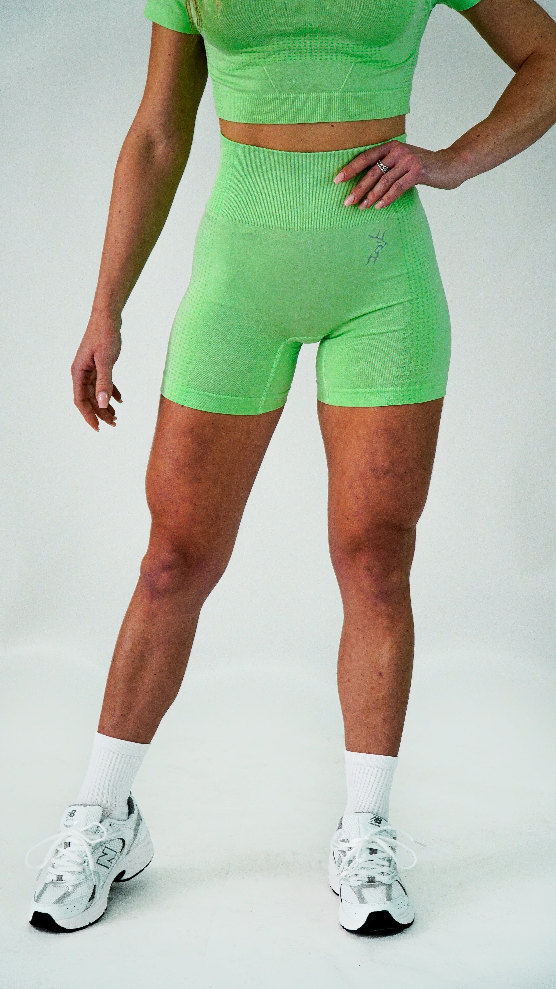 EMPOWER SEAMLESS SHORTS – Thera Official Store